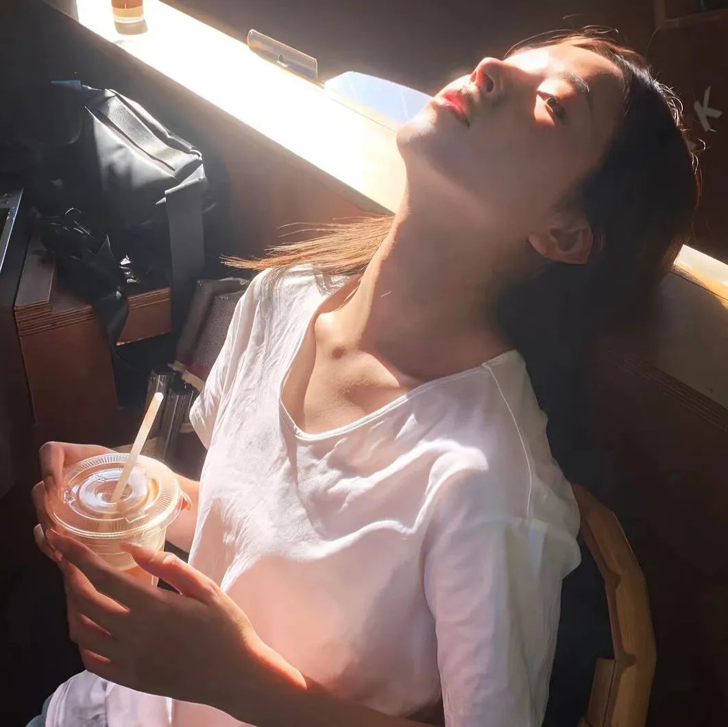 军训求雨我玄学大佬的身份瞒不住了